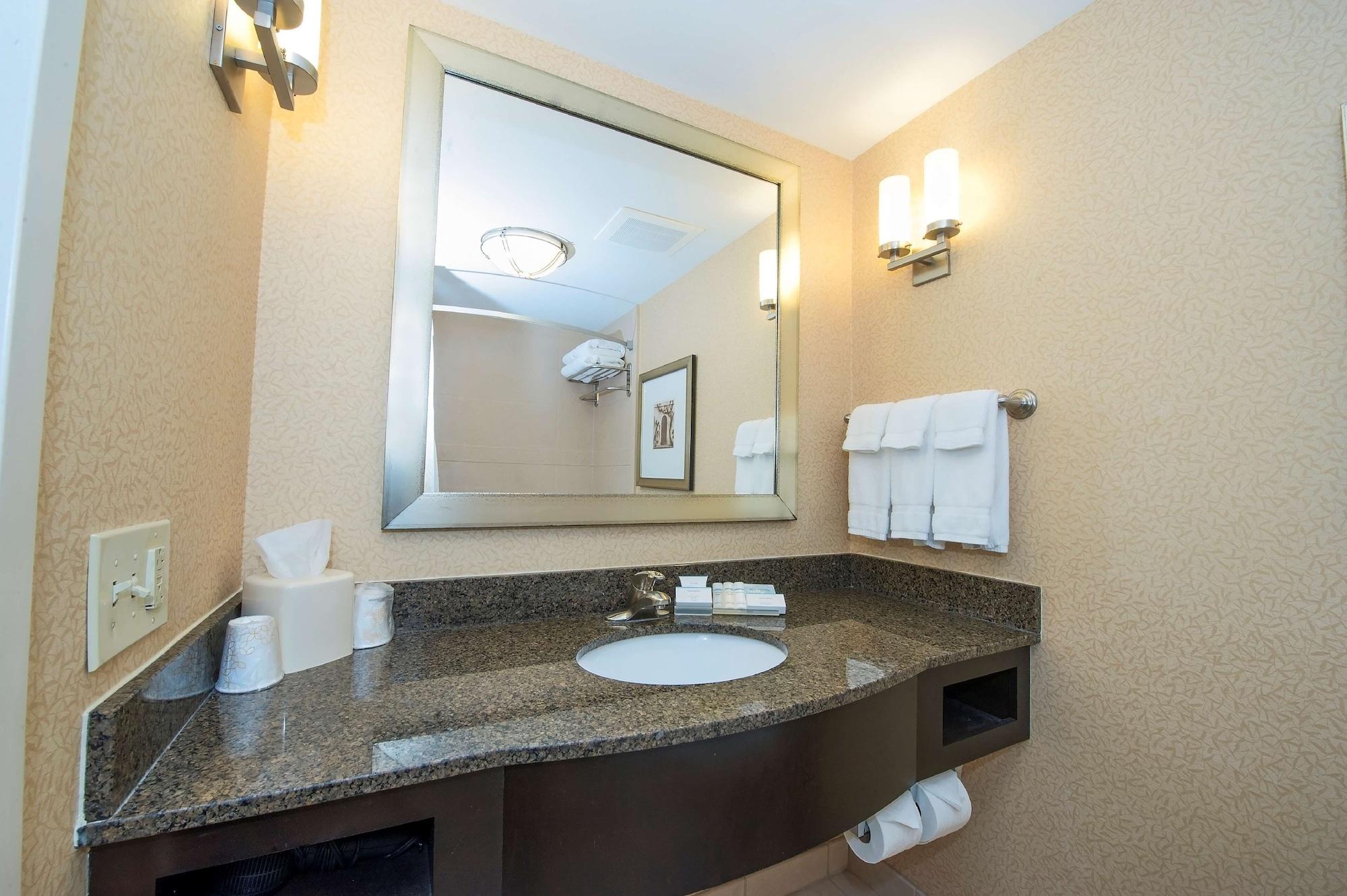 Hilton Garden Inn Columbia/Northeast Екстериор снимка